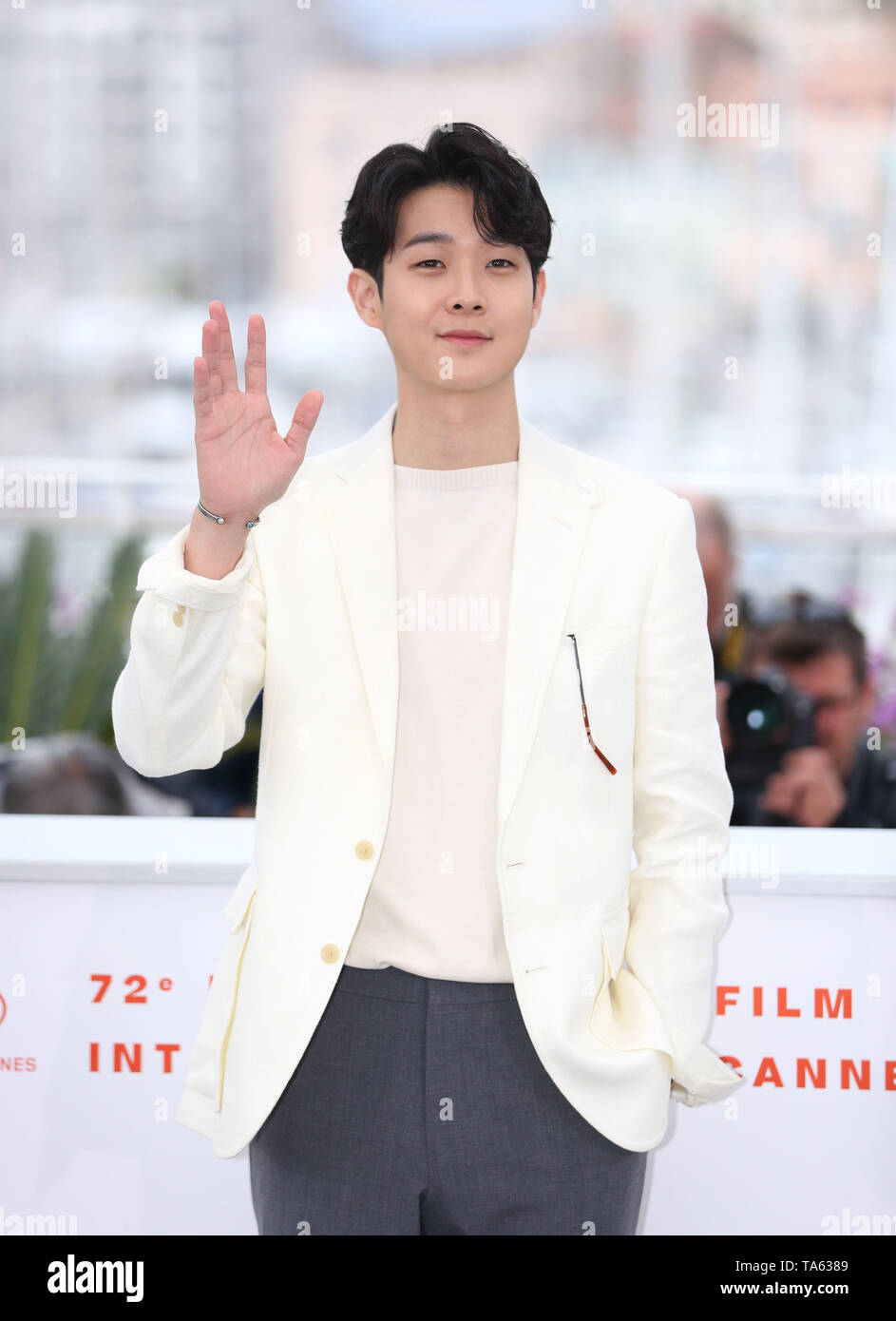 Cannes, Francia. 22 Maggio, 2019. Attore Choi Woo-shik pone durante un photocall per "parassita" presso la 72a Cannes Film Festival di Cannes, Francia, 22 maggio 2019. "Parassita" potrà competere per la Palme d'Or con 20 altri film. Credito: Gao Jing/Xinhua/Alamy Live News Foto Stock