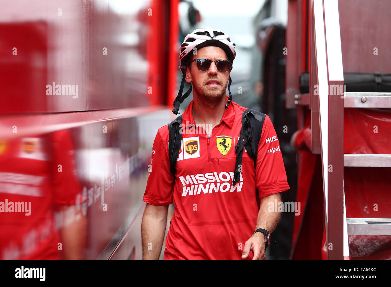 Monte Carlo, Monaco. 22 maggio , 2019. Sebastian Vettel della Scuderia Ferrari nel paddock durante il Gran Premio di F1 di Monaco Credito: Marco Canoniero/Alamy Live News Credito: Marco Canoniero/Alamy Live News Foto Stock