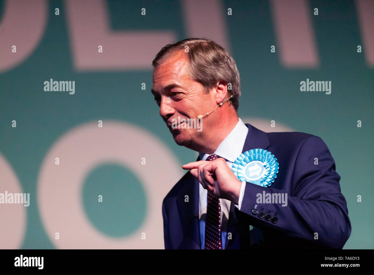 Nigel Farage, leader del Partito Brexit, Affrontare un rally a Olympia, Londra Foto Stock