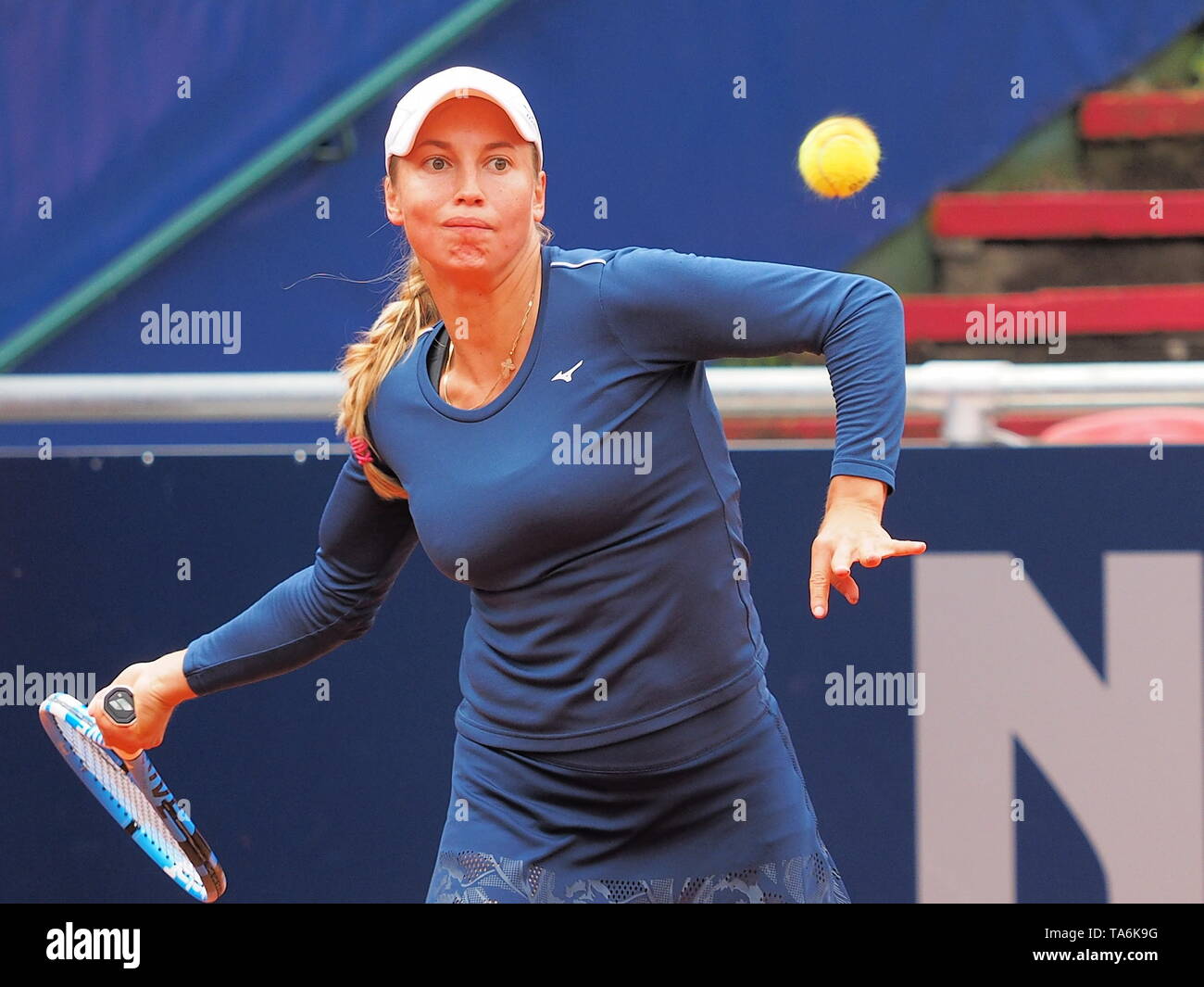 Norimberga, Germania - 22 Maggio 2019: Kazach giocatore di tennis Yulia Putintseva a Euro 250.000 WTA Torneo Versicherungscup 2. round il match contro il G Foto Stock