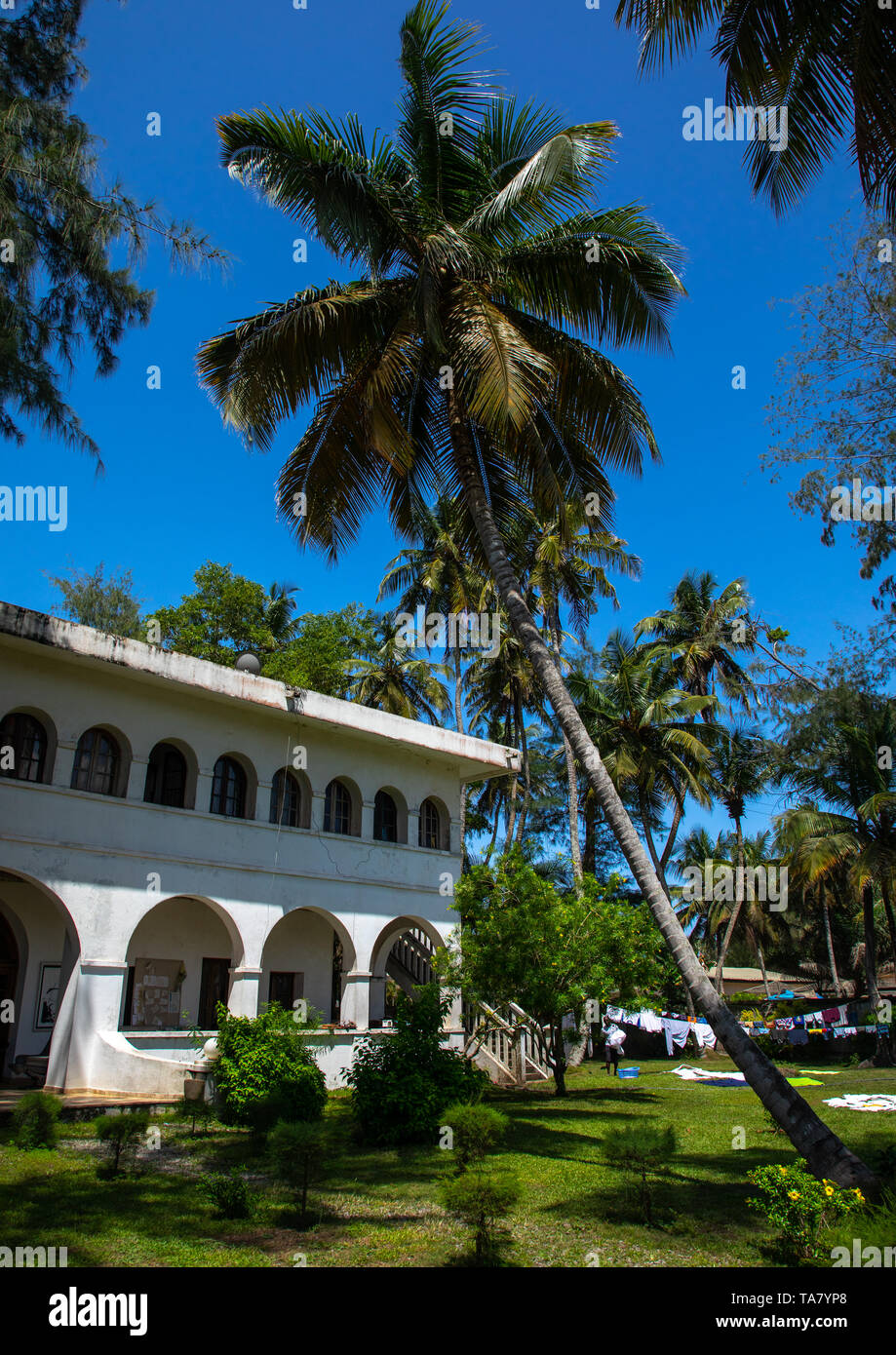 Francese antico edificio coloniale chiamato la Commanderie nel patrimonio mondiale UNESCO area, Sud-Comoé, Grand-Bassam, Costa d'Avorio Foto Stock
