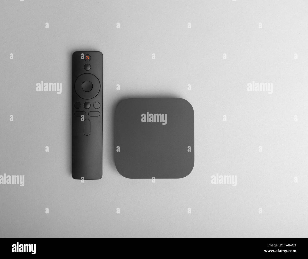 La TV digitale su sfondo grigio. Foto Stock