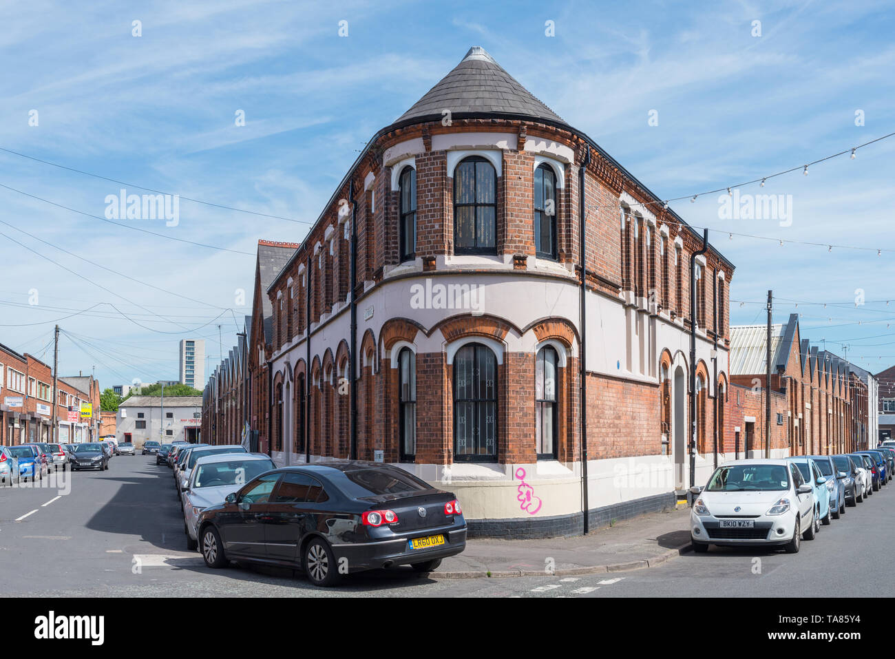 Arthaus Digbeth è artisti in un cuneo a forma di costruzione in strada di paratoia, Digbeth, Birmingham's creative district Foto Stock