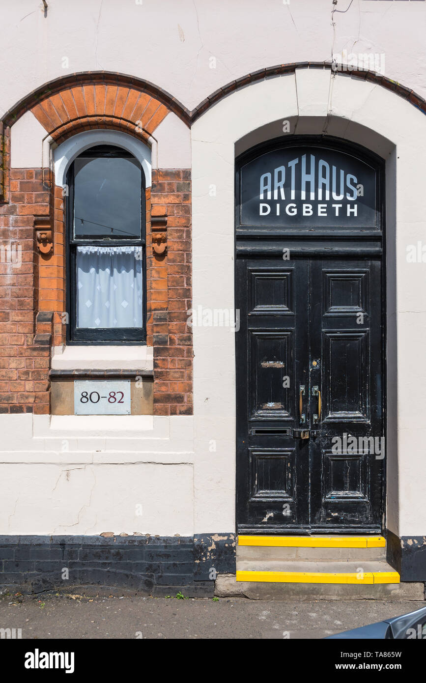 Arthaus Digbeth è artisti in un cuneo a forma di costruzione in strada di paratoia, Digbeth, Birmingham's creative district Foto Stock