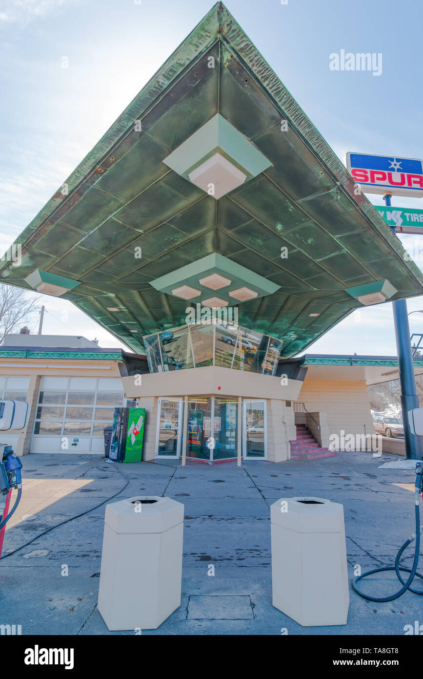 CLOQUET, MINNESOTA / STATI UNITI D'America - 28 Marzo 2013: Frank Lloyd Wright progettato gas station in Cloquet, Minnesota Foto Stock