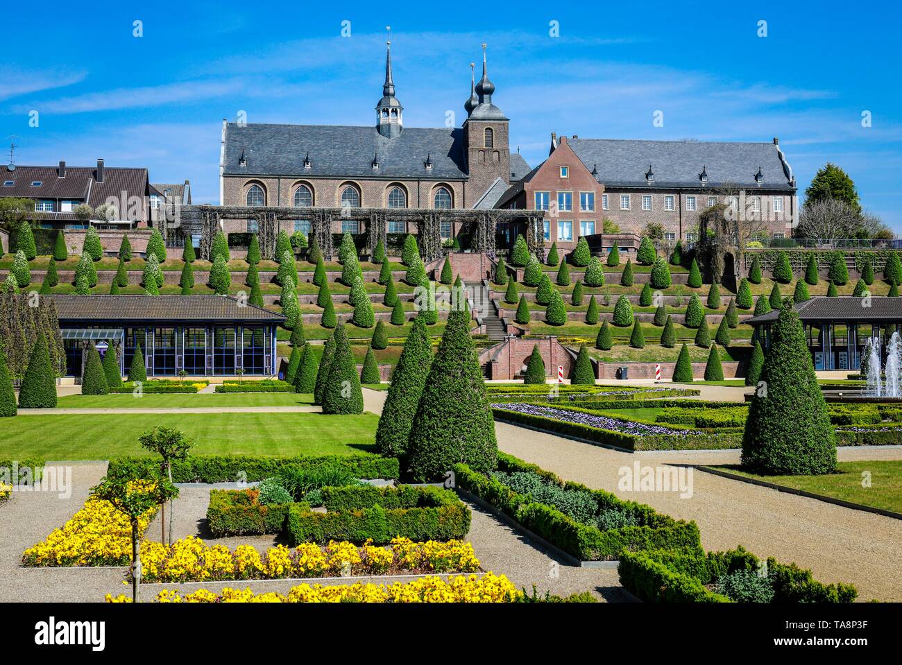 Il Kamp monastero con terrazza giardino, Kamp-Lintfort, la zona della Ruhr, Basso Reno, Nord Reno-Westfalia, Germania Foto Stock