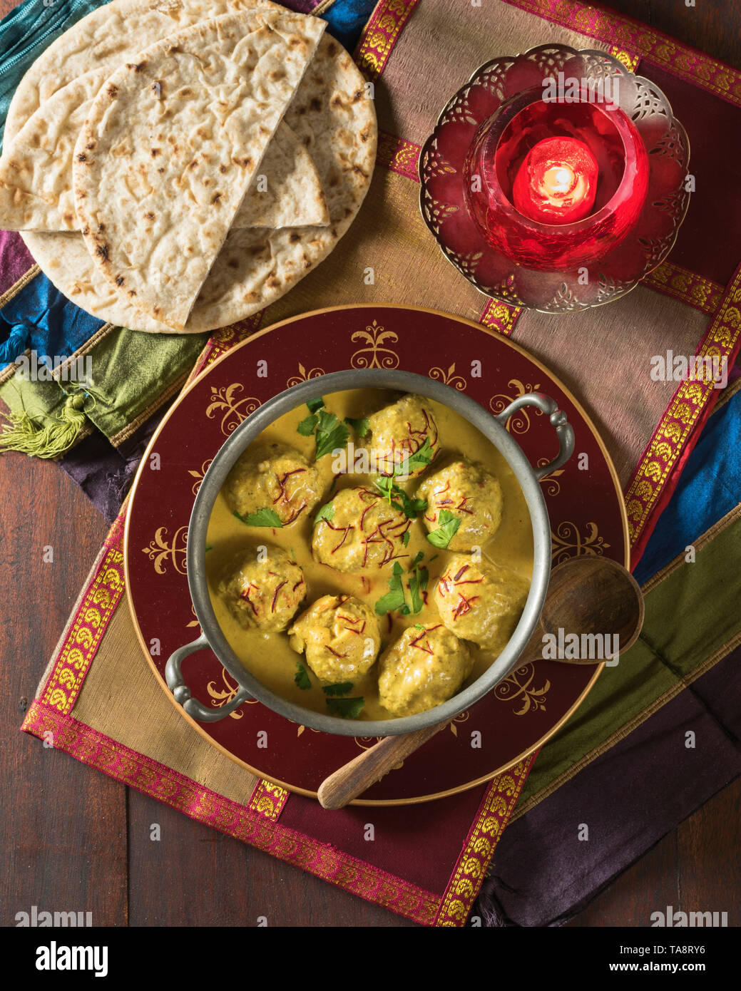 Gushtaba. Kashmir le polpette di carne in salsa di yogurt. Il cibo del Kashmir Foto Stock