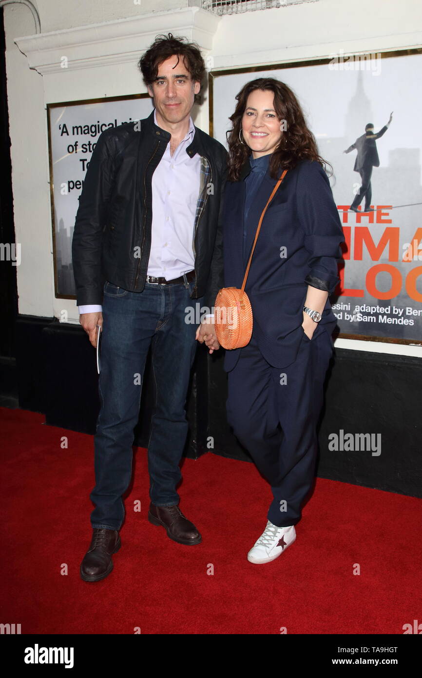 Londra, Regno Unito. 22 Maggio, 2019. Stephen manganese e Louise Delamere al Lehman Trilogy premere notte al Piccadilly Theatre, Piccadilly Circus Credito: SOPA Immagini limitata/Alamy Live News Foto Stock