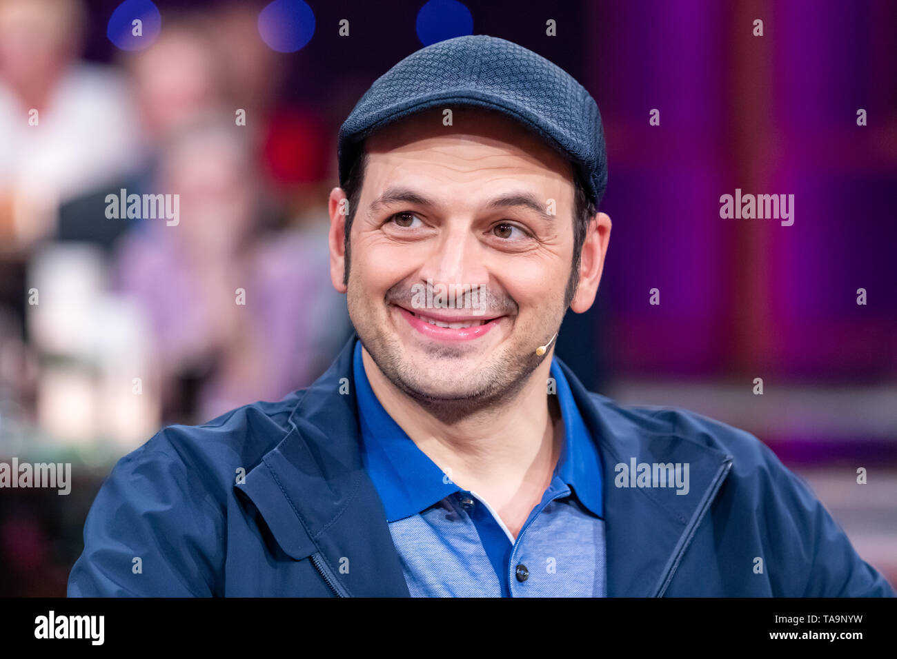 Leipzig, Germania. 26 apr, 2019. Il comico Kaya Yanar, registrato presso la MDR talk show 'Riverboat' su 17.05.2019 a Lipsia. Credito: Thomas Schulze/dpa-Zentralbild/ZB/dpa/Alamy Live News Foto Stock