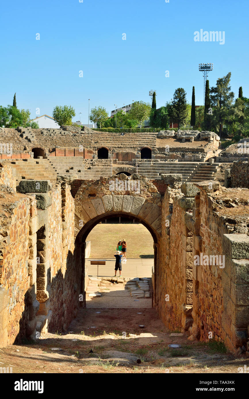 Uno degli ingressi al anfiteatro romano di Merida, risalente all'anno 8 A.C. Un sito Patrimonio Mondiale dell'Unesco. Merida, Spagna Foto Stock