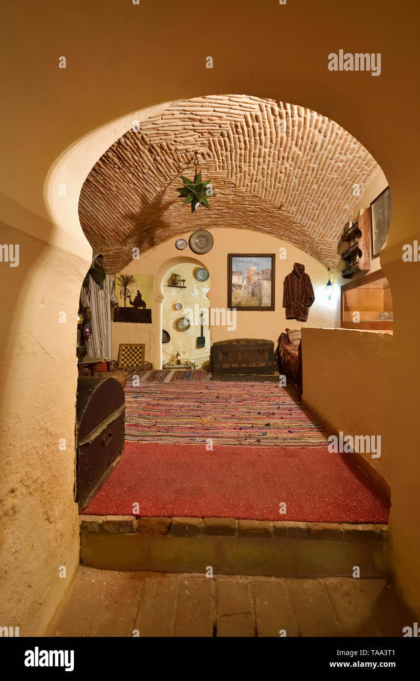 Il Museo Casa Arabe Yusuf al Burch, è una casa di un mercante arabo del XII secolo che è ora un museo. Caceres, un sito Patrimonio Mondiale dell'Unesco. S Foto Stock