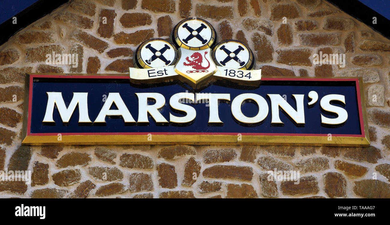 Marston, fabbricanti, Brewery Company, logo, segno, 3 barili, Norfolk, Regno Unito Foto Stock