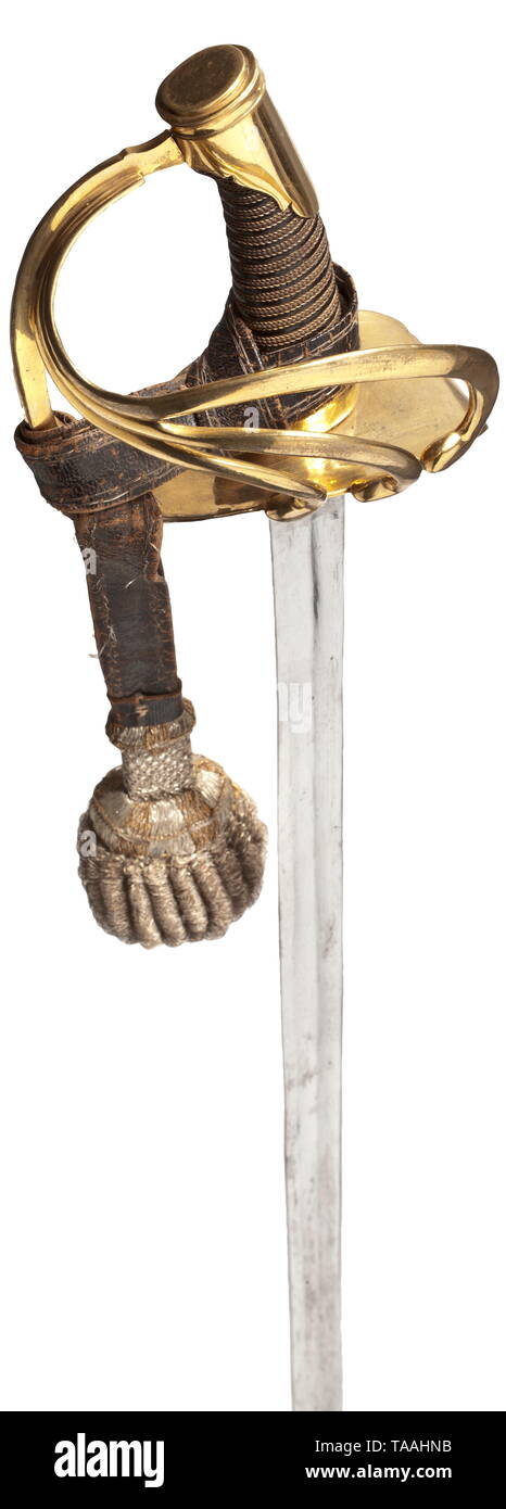 La cavalleria pesante spada M 1826 per gli ufficiali del russo cuirassiers un fullered, singola lama a bordo. Fire-ottone dorato il fuso a snodo-bow elsa con tre barre laterali, ricoperti di pelle grip con avvolgimento in filo. Sciabola in acciaio con due mobili degli anelli di sospensione. Lunghezza 97 cm. Originale, attaccato spada nodo. Rare. Cfr. A. Kulinsky, Russische Blankwaffen, pubblicato da 'Atlant' 2005, p. 332. storica, storica del XIX secolo, Additional-Rights-Clearance-Info-Not-Available Foto Stock La cavalleria pesante spada M 1826 per gli ufficiali del russo cuirassiers un fullered, singola lama a bordo. Fire-ottone dorato il fuso a snodo-bow elsa con tre barre laterali, ricoperti di pelle grip con avvolgimento in filo. Sciabola in acciaio con due mobili degli anelli di sospensione. Lunghezza 97 cm. Originale, attaccato spada nodo. Rare. Cfr. A. Kulinsky, Russische Blankwaffen, pubblicato da 'Atlant' 2005, p. 332. storica, storica del XIX secolo, Additional-Rights-Clearance-Info-Not-Available Foto Stock