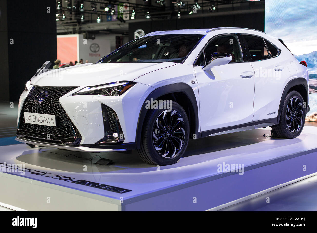 Barcellona, Spagna - 19 Maggio 2019: Lexus UX 250h Engawa esposti all Automobile Barcellona 2019 a Barcellona, Spagna. Foto Stock