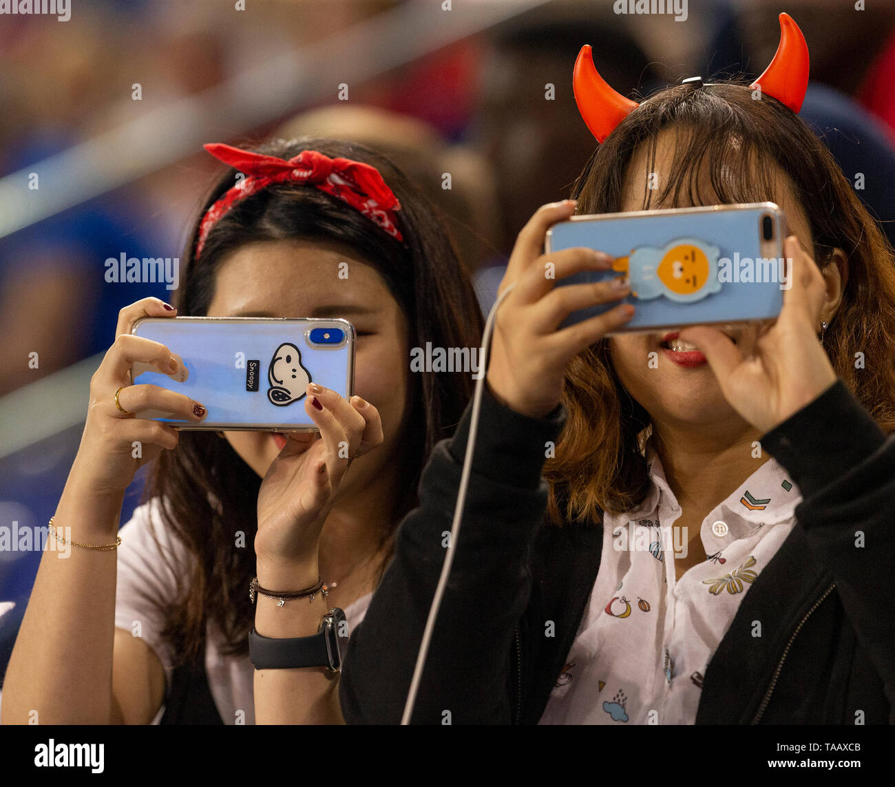 Harrison, Stati Uniti. 22 Maggio, 2019. Corea del Sud i fan di Hwang In-Beom (4) di Whitecaps FC frequentare MLS gioco normale contro Red Bulls sulla Red Bull Arena gioco terminato nel disegnare 2 - 2 Credito: Lev Radin/Pacific Press/Alamy Live News Foto Stock