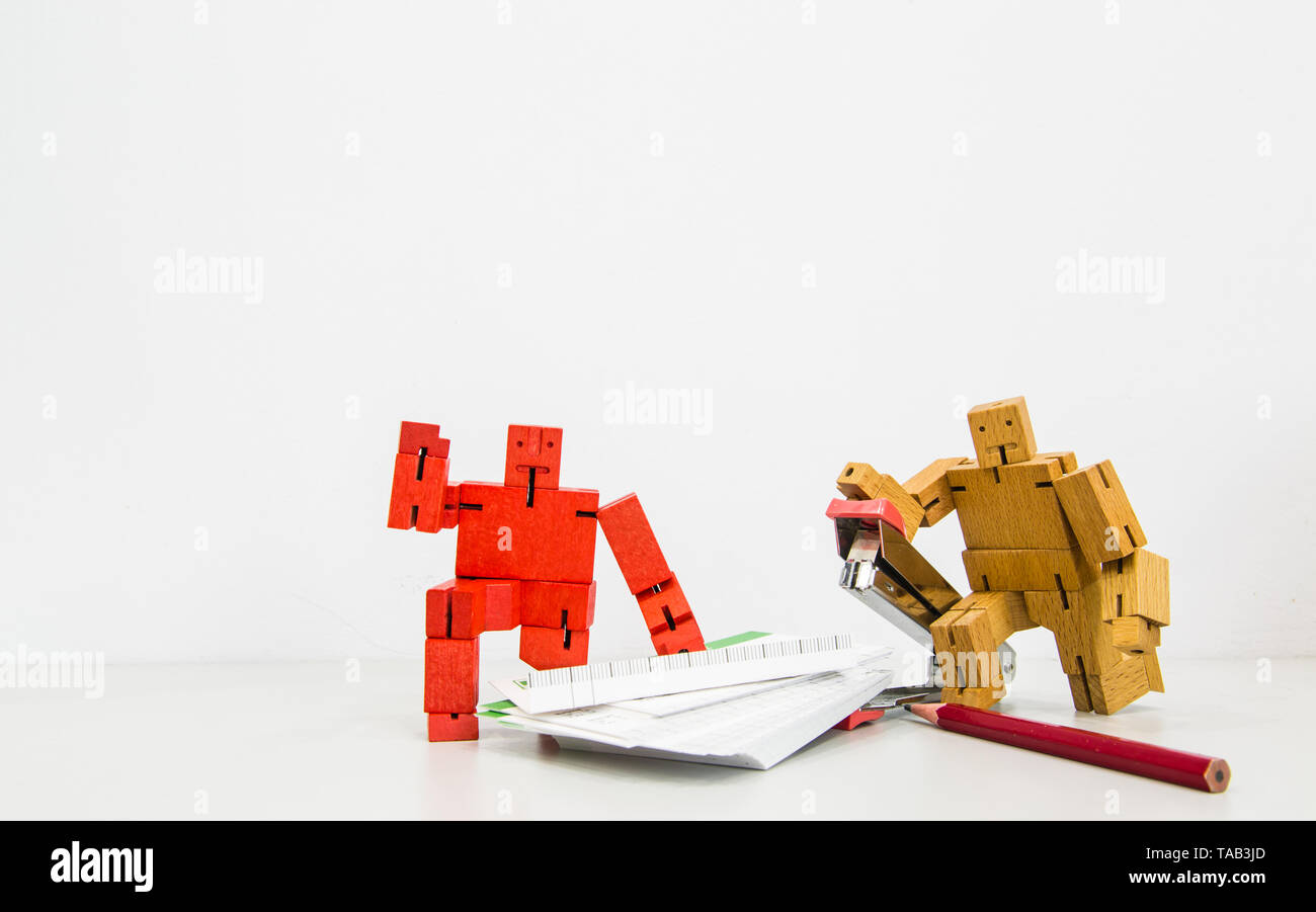 Vintage robot di legno teamwork display impostato Foto Stock