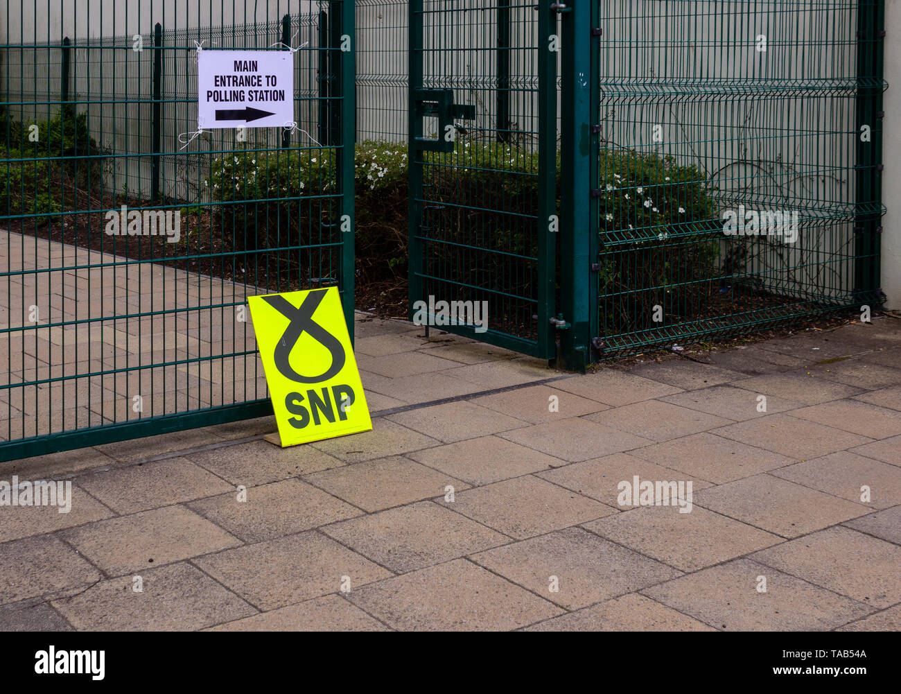 Segni al di fuori di una stazione di polling durante l'UE il Parlamento elezione in Scozia nel maggio 2019. Elezioni che non sono stati pianificati per prendere posto. Foto Stock