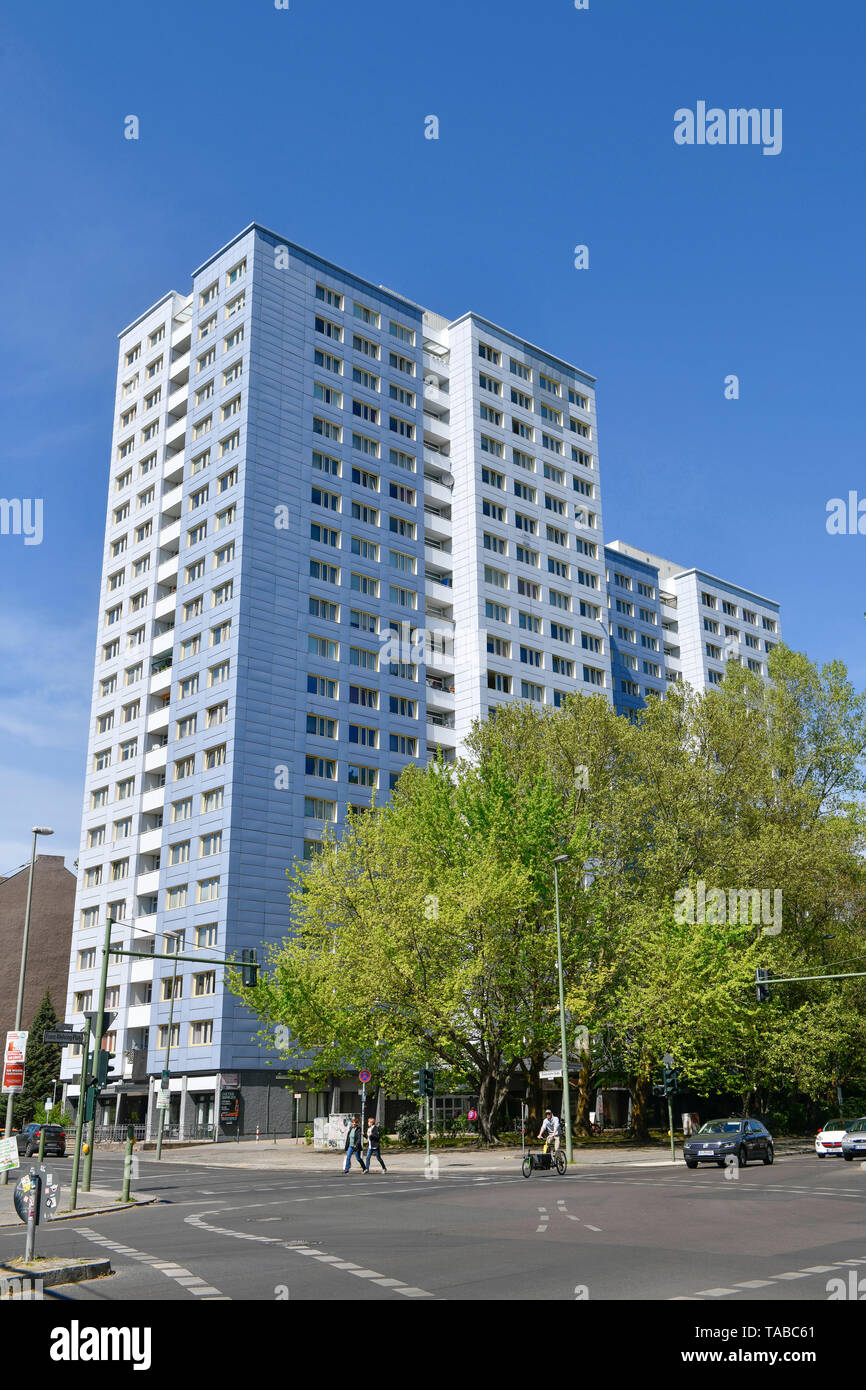 Casa di abitazione, strada di Parigi autorità locale distretto, Friedrich di grove, Berlino, Germania, Wohnhaus, Straße der Pariser Kommune, Friedrichshain Foto Stock