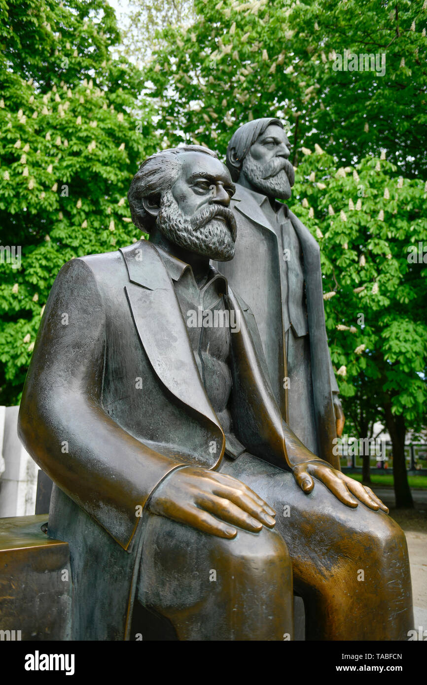 Marx angel è un monumento, del Karl Liebknecht street, medio, Berlino, Germania, Marx-Engels-Denkmal, Karl-Liebknecht-Strasse, Mitte, Deutschland Foto Stock