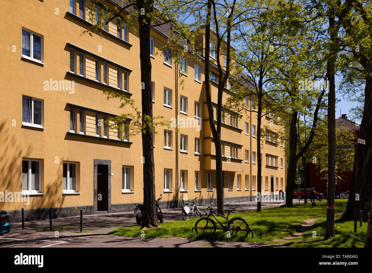 Costruzione dell'insediamento solare Riehl nel Philipp-Wirtgen street, Colonia, Germania. Gebaeude der Solarsiedlung 'Gruener Block' Riehl in der Phili Foto Stock