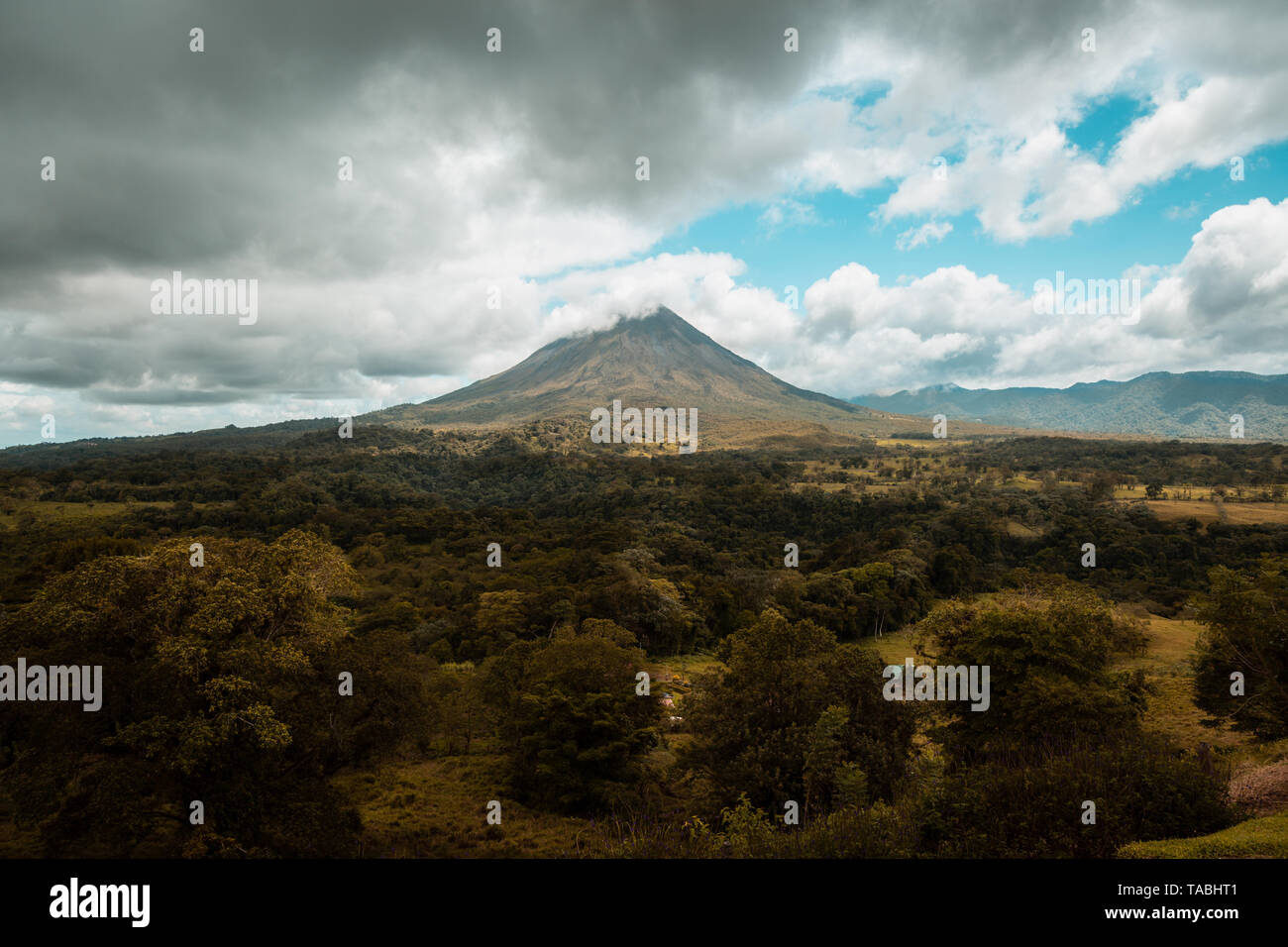 Costa Rica, Arenal, Vulcano, parco nazionale, foresta pluviale, natura, verde terra provare un'avventura da San Jose per la Liberia e la sosta nel parco nazionale. Foto Stock