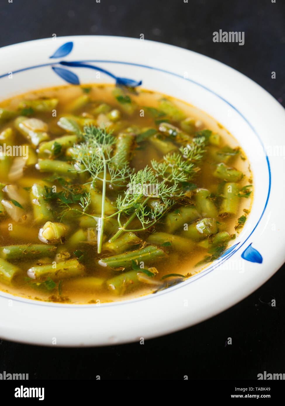 Il rumeno verde zuppa di fagioli Foto Stock