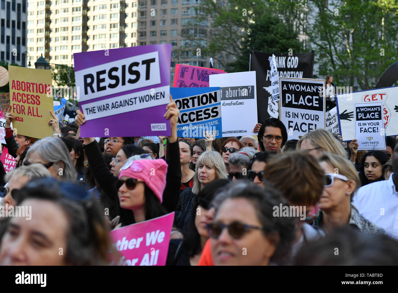 Planned Parenthood detiene un Rally per arrestare i divieti a Foley Square il 21 maggio 2019 a New York. Foto Stock