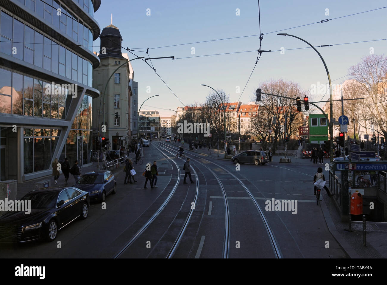 Per le strade di Berlino. Berlino è oggi molto fresco e stimolante città. La sua miscela di storia, arte, espressione di creatività e di modernità. Foto Stock