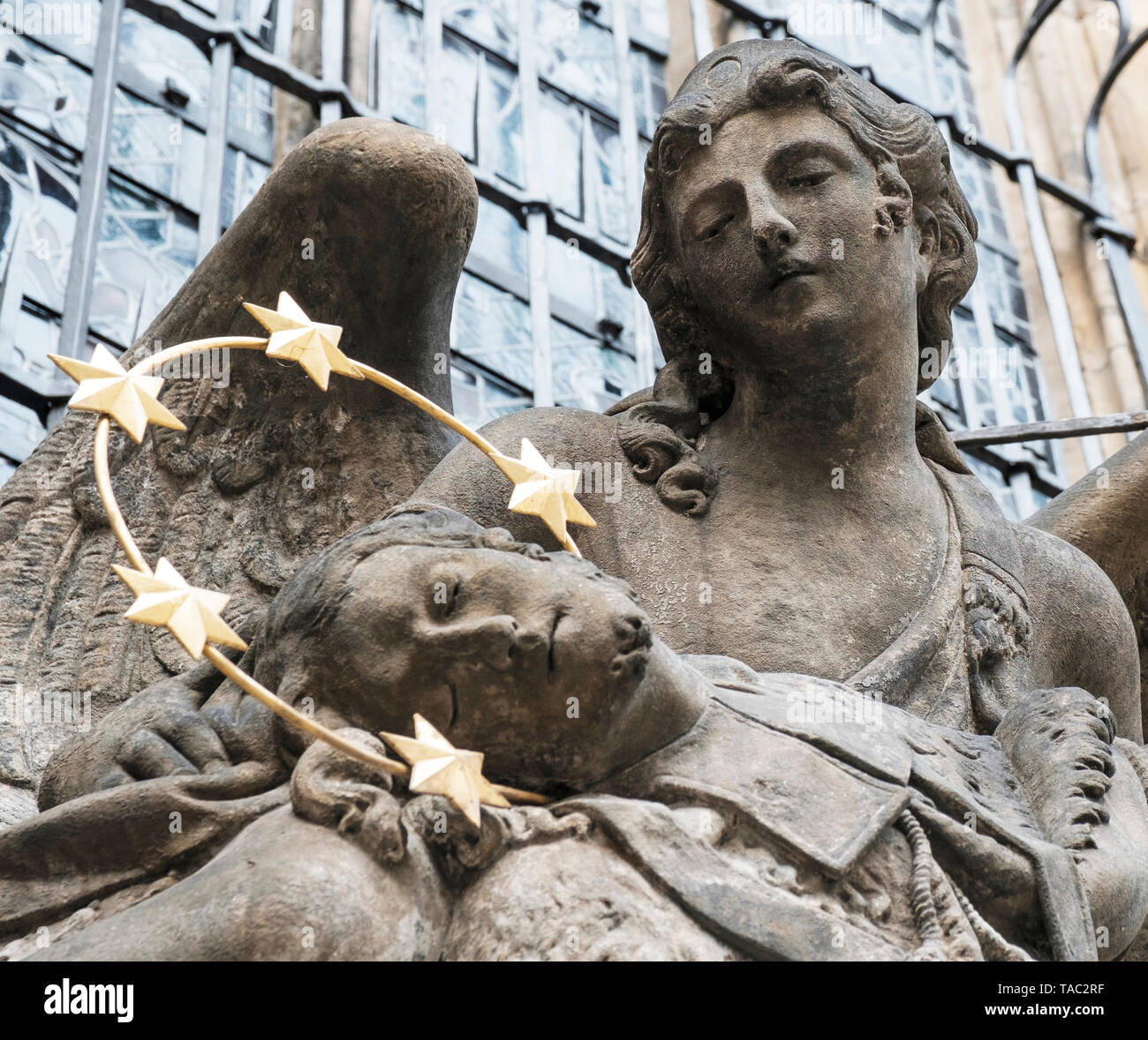 Statua di San Giovanni di Nepomuk a Cattedrale di San Vito di Praga. Repubblica ceca, Europa Foto Stock