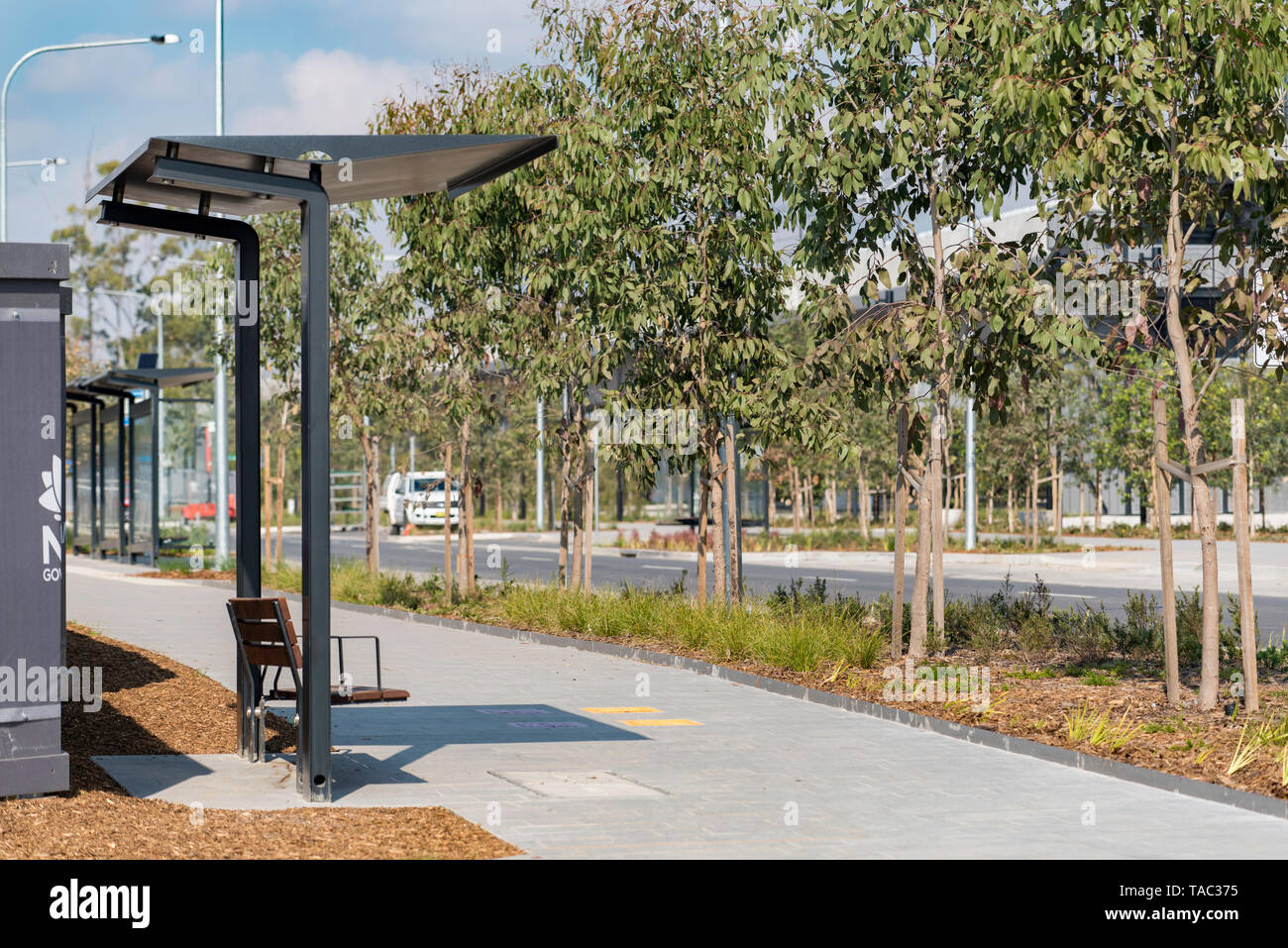 Maggio 2019 Syd, Australia: uno dei nuovi autobus si ferma alla stazione di Kellyville interconnessa con la nuova Metropolitana di Sydney Nord-ovest linea ferroviaria apertura 26 maggio Foto Stock