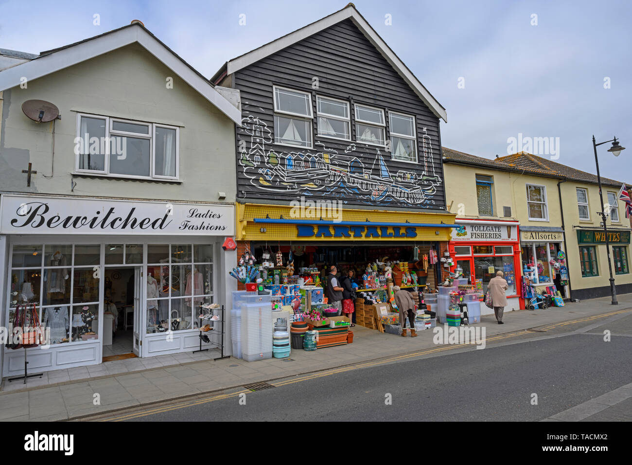 Walton-on-the-Naze high street Essex REGNO UNITO Foto Stock