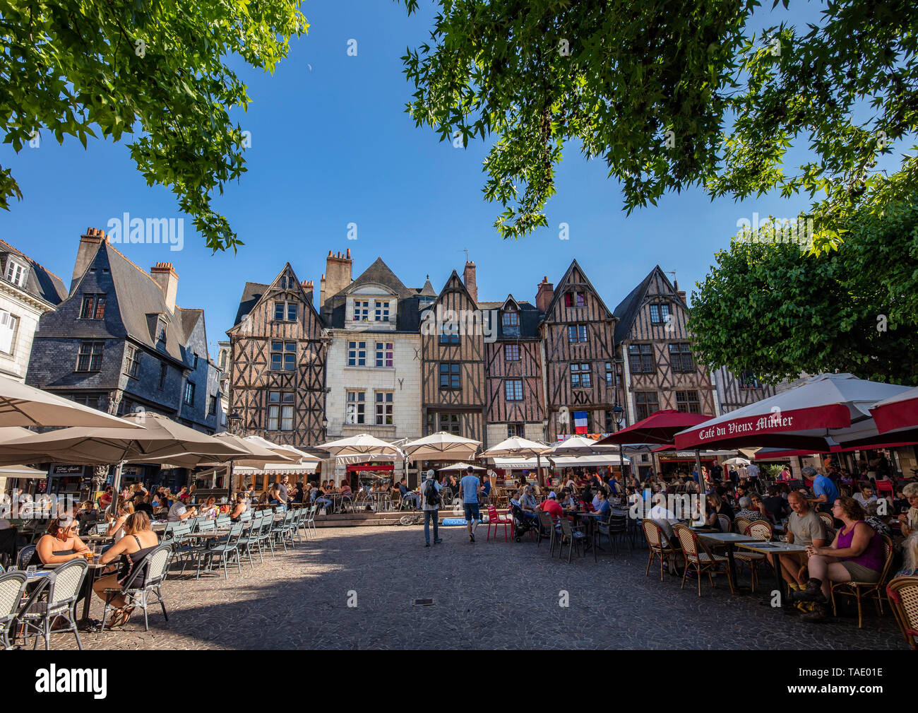 Tours (Centrale Francia occidentale): 'Place Plumereau' piazza nel centro della città.Caption locale *** Foto Stock