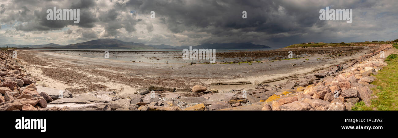 Vista panoramica sulla baia di Brandon, Dingle, nella contea di Kerry, Irlanda. Parte del selvaggio modo atlantico Foto Stock