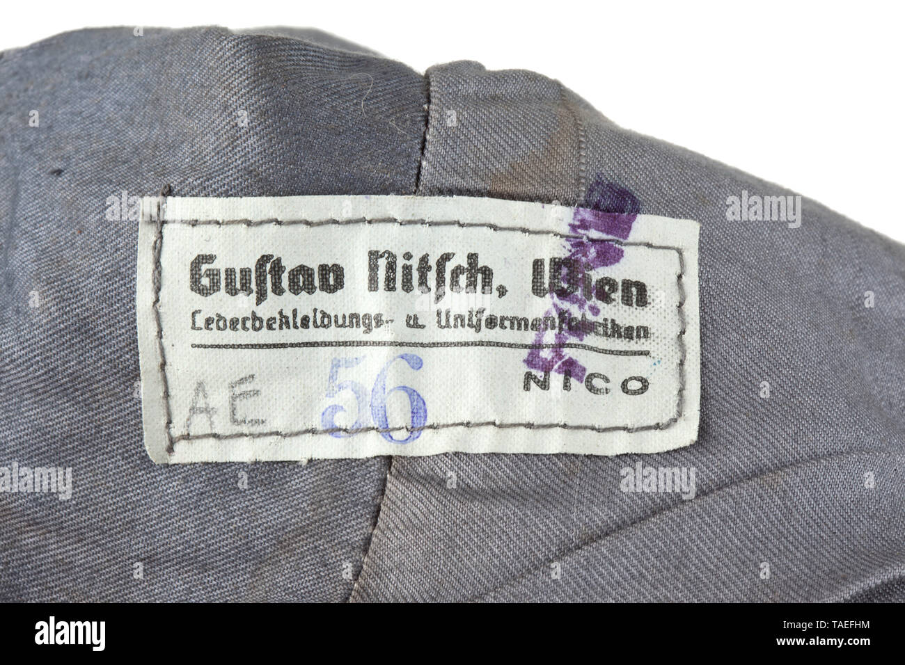 Un casco in pelle per i membri dell'equipaggio di piccole unità di battaglia pezzo in magazzino da Gustav Nisch, Vienna storica, storica, marina, le forze navali e militari, militaria, ramo di servizio, rami di servizio, forze armate, servizio armato, oggetto, oggetti, alambicchi, clipping, clippings, tagliate, cut-out, ritagli del xx secolo, Editorial-Use-solo Foto Stock Un casco in pelle per i membri dell'equipaggio di piccole unità di battaglia pezzo in magazzino da Gustav Nisch, Vienna storica, storica, marina, le forze navali e militari, militaria, ramo di servizio, rami di servizio, forze armate, servizio armato, oggetto, oggetti, alambicchi, clipping, clippings, tagliate, cut-out, ritagli del xx secolo, Editorial-Use-solo Foto Stock