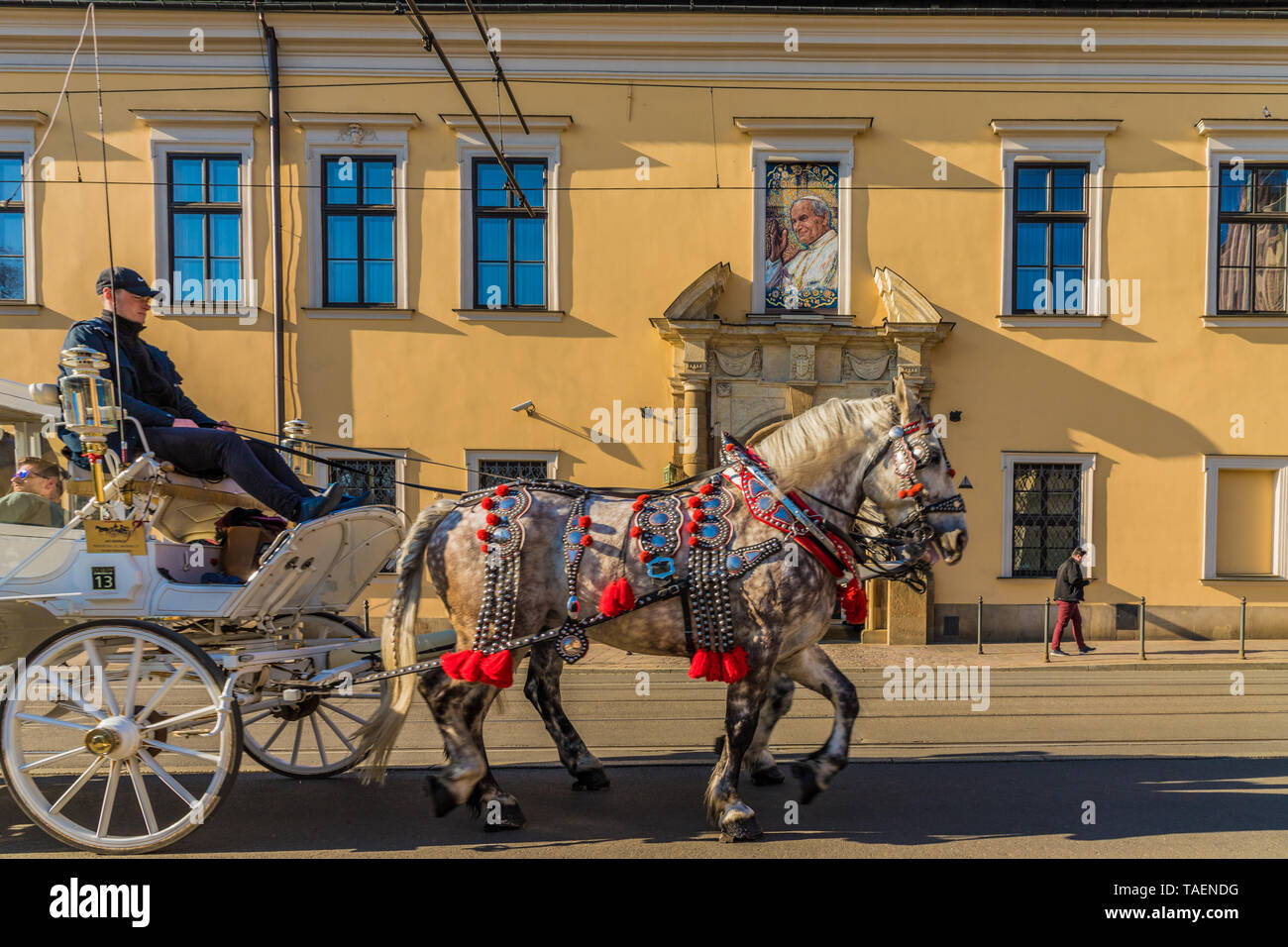 Una vista nel centro medievale della città vecchia di Cracovia Foto Stock