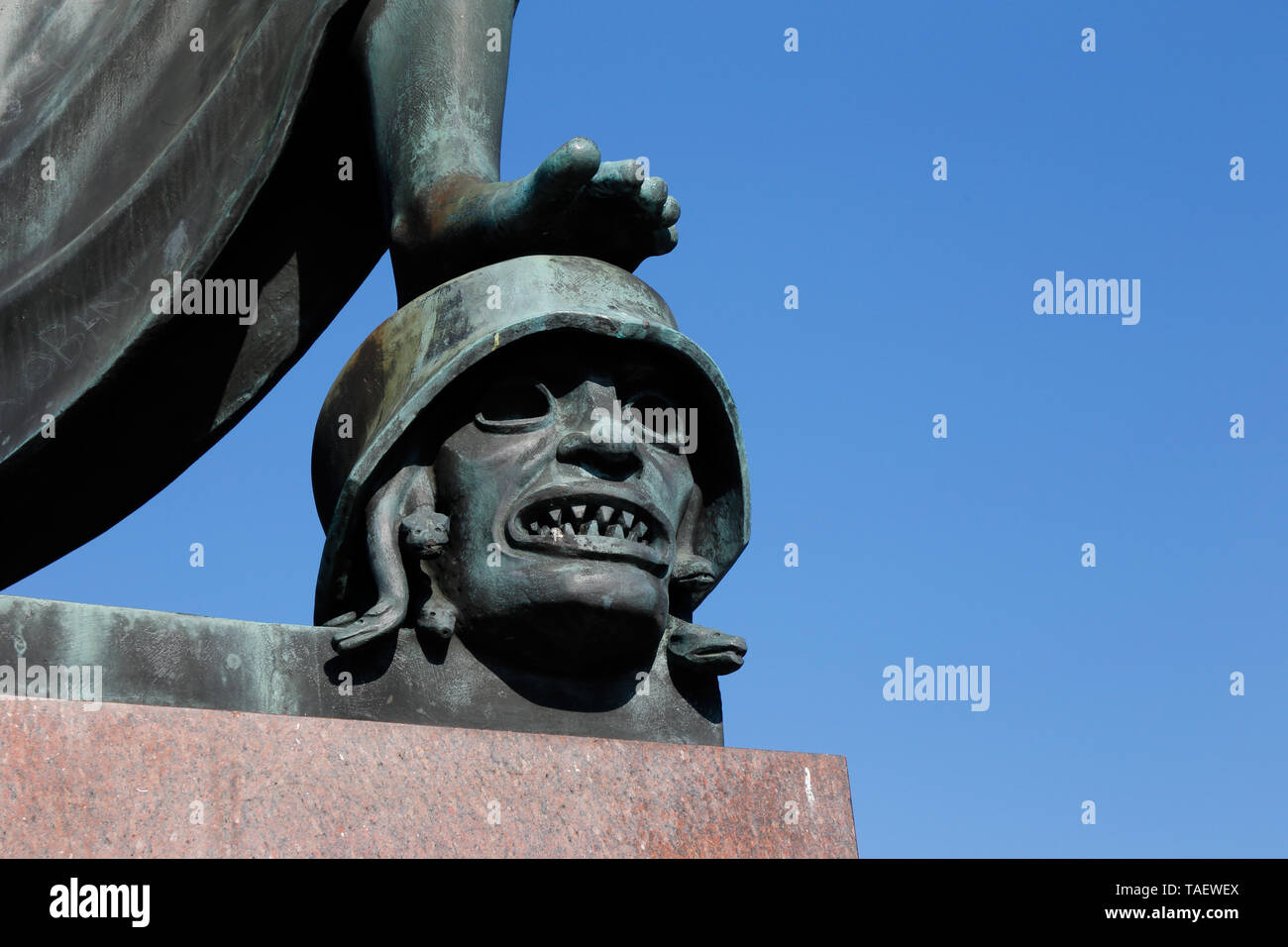 Karlstad, Svezia - 22 Maggio 2019: dettaglio della pace monumento eretto nel 1955 in ricordo della dissoluzione dell'unione tra la Svezia e la Norvegia nel 1905 Foto Stock