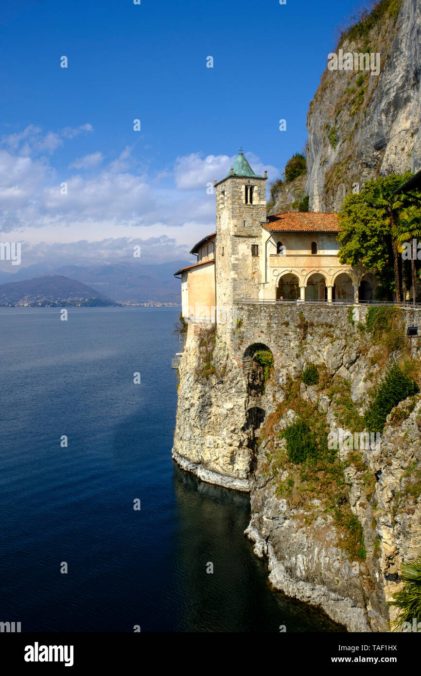 L'Italia, Lago Maggiore, Santa Caterina del Sasso Foto Stock