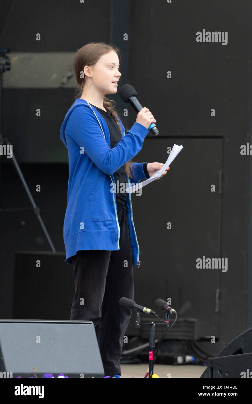 Stoccolma, Svezia. 24 Maggio, 2019. 16-anno-vecchio clima svedese Greta attivista Thunberg dimostrando a Stoccolma il venerdì. Foto Stock