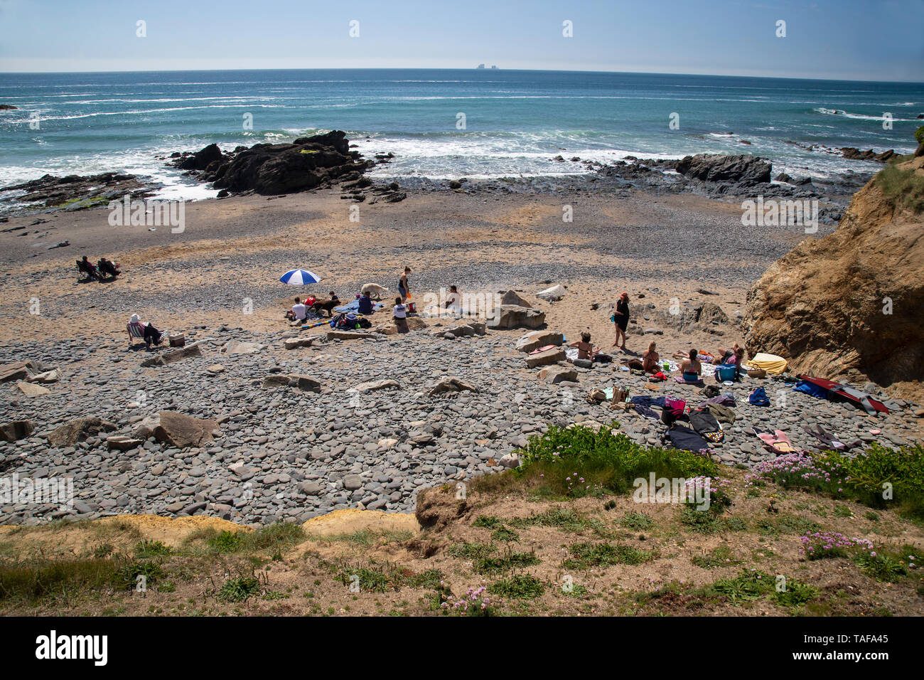 Una vista della spiaggia e la baia di Gunwalloe ad ovest della penisola di Lizard in Cornovaglia, Regno Unito Foto Stock