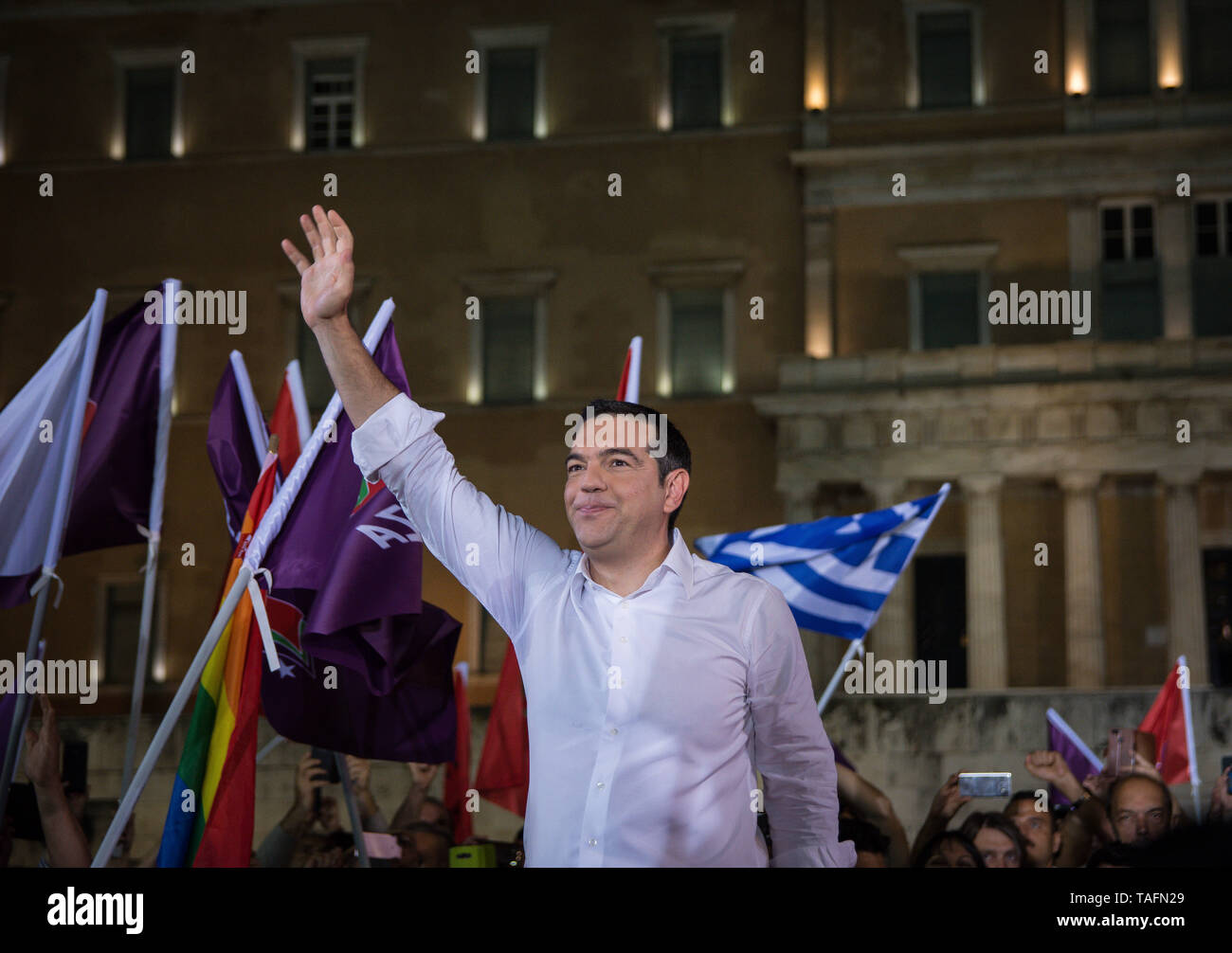 Il primo ministro e presidente in carica del Syriza, Alexis Tsipras visto la realizzazione di una campagna elettorale discorso a Atene, Grecia. I Greci voterà domenica, 26 maggio, per il governo regionale, il Comune e le elezioni del Parlamento europeo. Foto Stock