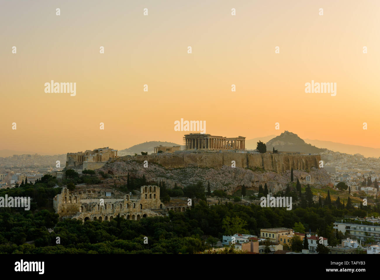 Acropoli di Atene con il Partenone tempio durante il Sunrise, Atene, Grecia Foto Stock