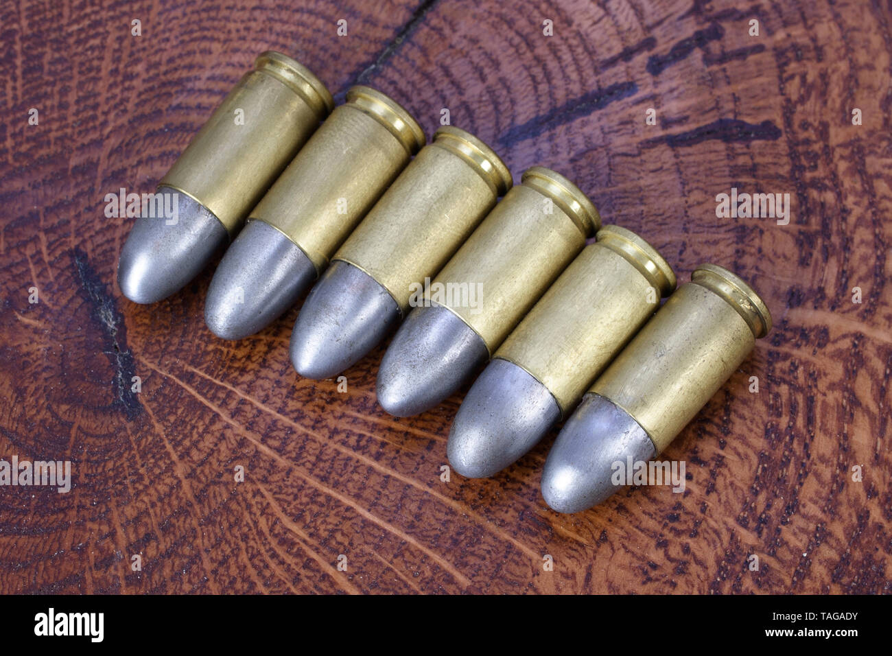 9x19mm Parabellum a cartucce di armi da fuoco che è stato progettato da Georg Luger e introdotto nel 1902 dalle armi tedesche fabbricante Deutsche Waffen und Foto Stock