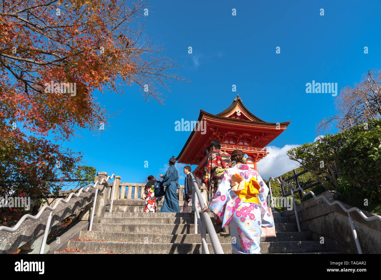 Nio-mon gate o gate di Nio, l'entrata principale di Kiyomizu-dera tempio di Kyoto, Giappone - 23 Luglio 2018 Foto Stock