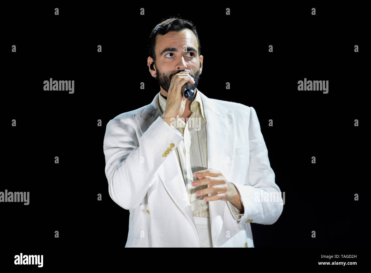 Verona, Italia. 24nd maggio 2019. Il famoso cantautore italiano Marco Mengoni si esibisce in diretta con il suo Atlantico Tour 2019 in Arena di Verona. Foto Stock