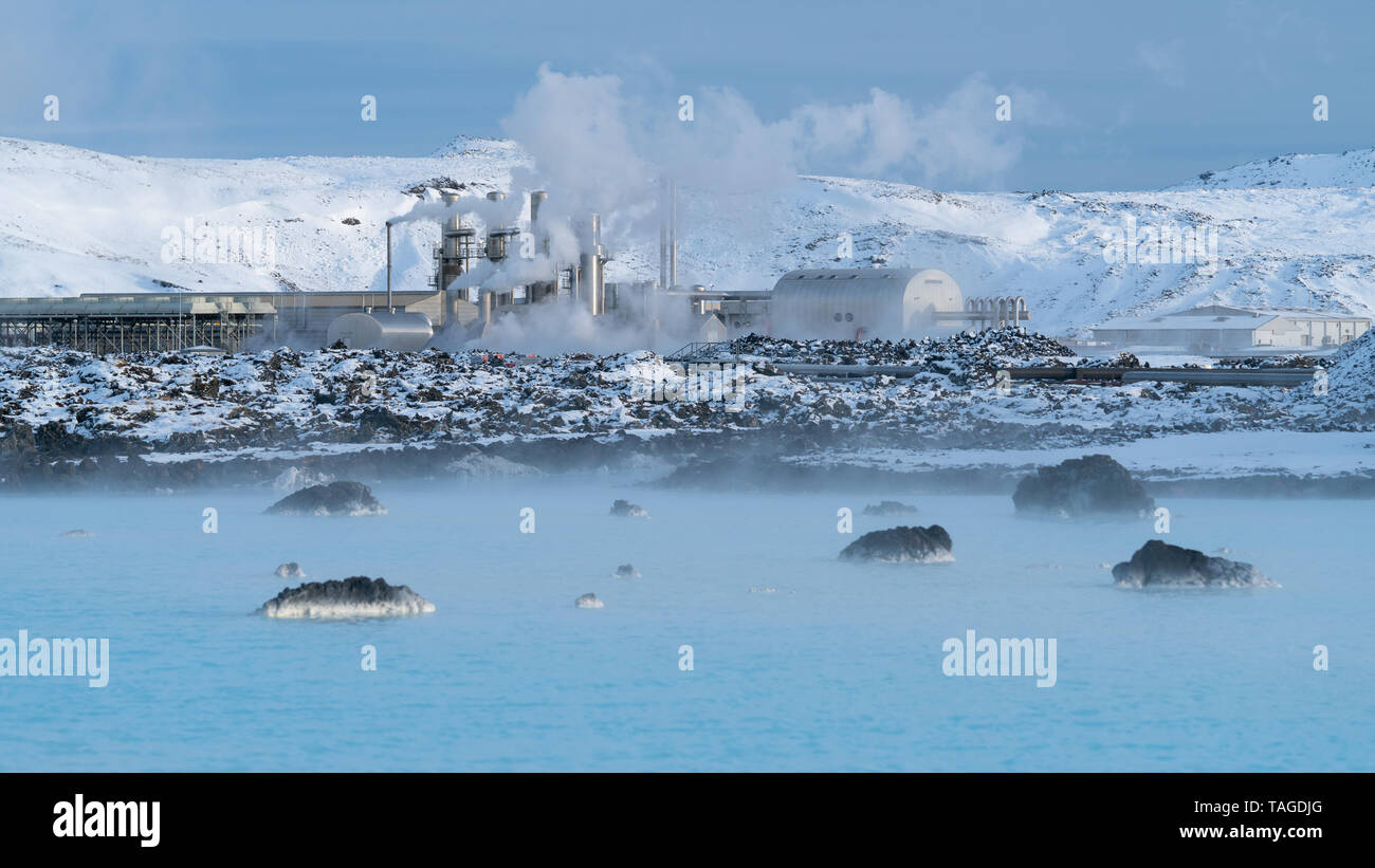 Energia verde, centrale geotermica di Grindavik durante la stagione invernale, Islanda Foto Stock