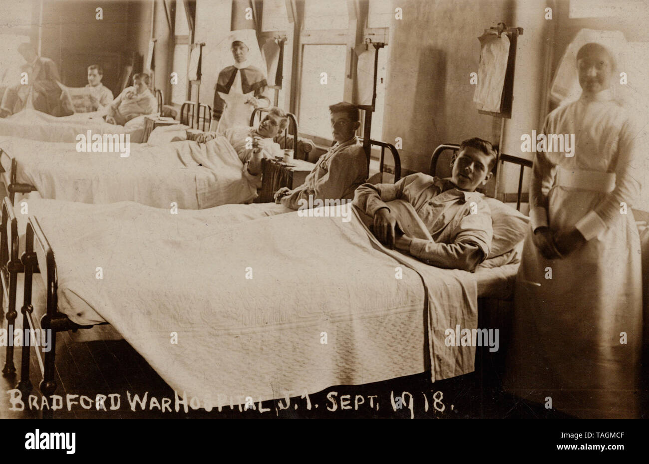 Guerra di Bradford UK Hospital, soldati e infermieri, c1918 cartolina. Foto Stock