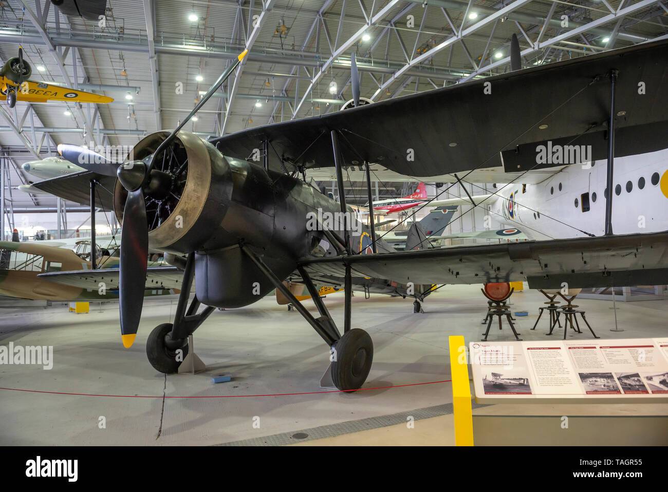 Seconda guerra mondiale Fairey Swordfish biplano presso l'Imperial War Museum Duxford, Cambridgeshire, Regno Unito Foto Stock