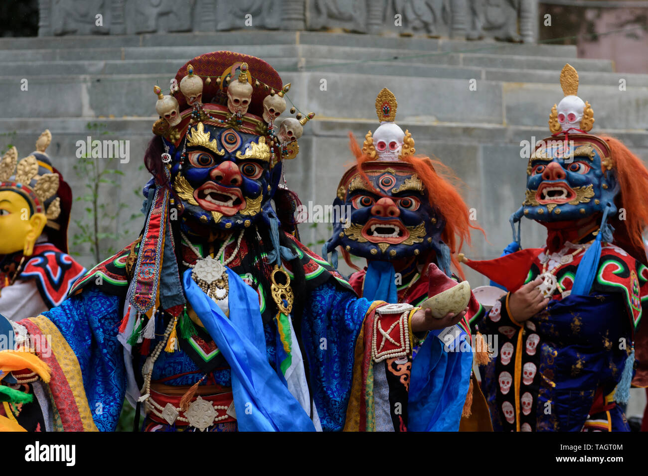 Tsam (Cham) religione mask dance nel monastero Dashchoilin, Ulaanbaatar, in Mongolia. Foto Stock