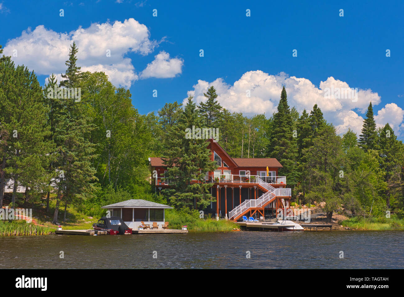 Cottage sul lago a stella Whiteshell Parco Provinciale di Manitoba in Canada Foto Stock