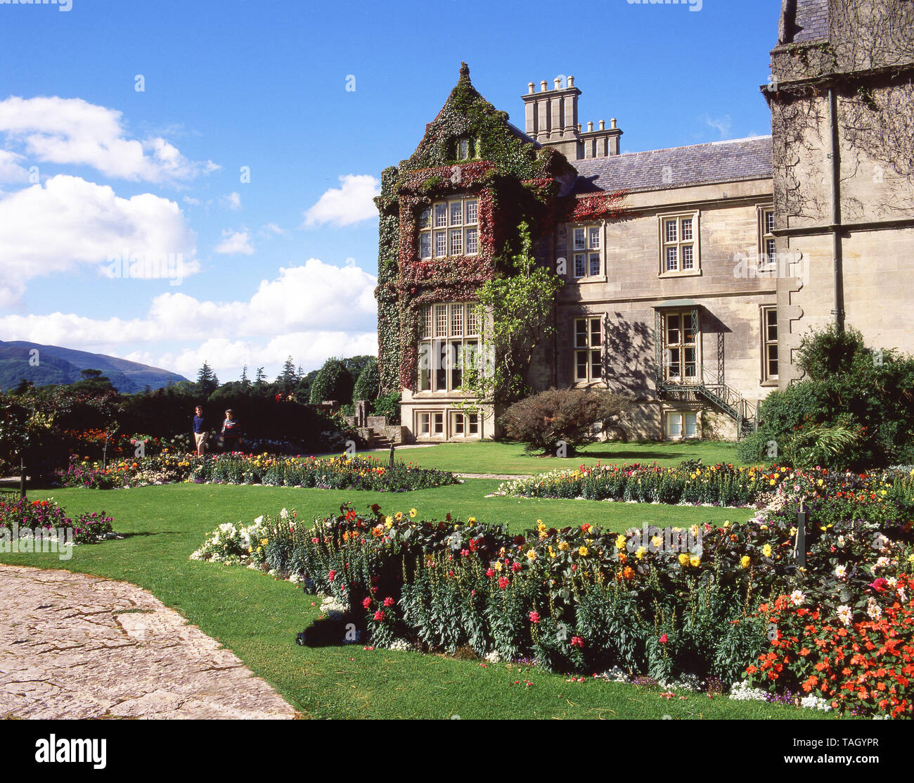 I giardini di Muckross House, Parco Nazionale di Killarney, nella contea di Kerry, Provincia di Munster, Repubblica di Irlanda Foto Stock